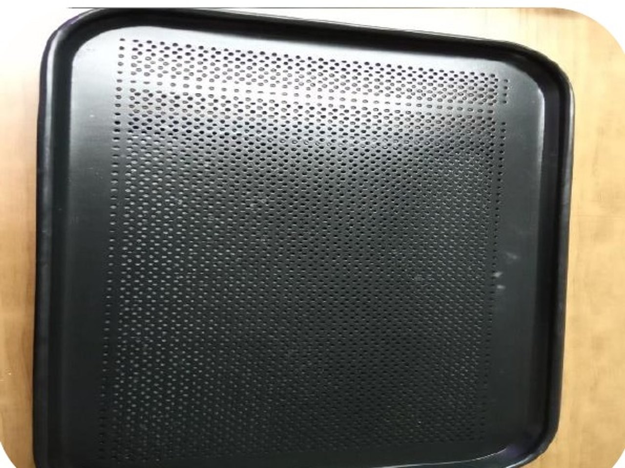 Plateau perforé en aluminium recouvert de Téflon de 60×40 cm